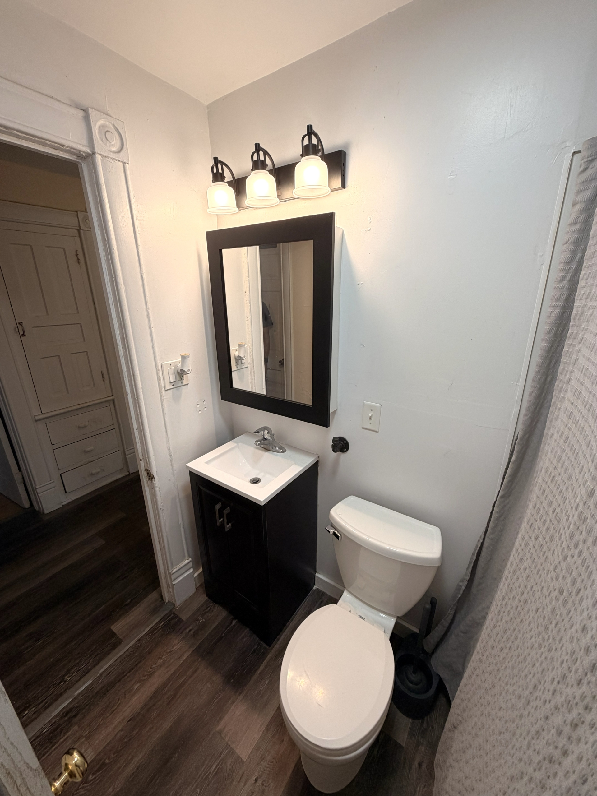 2nd Floor Bath