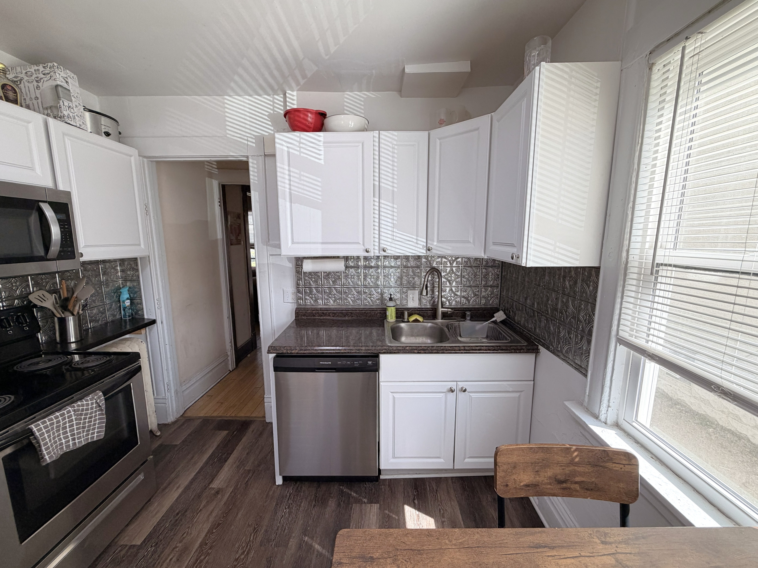 Kitchen – With a dishwasher