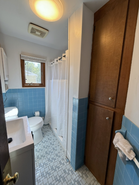 2nd Floor Bath