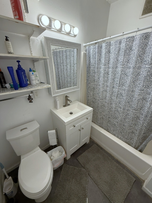 1st Floor Bath